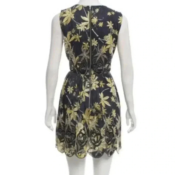 SUNO‎ (6) Black & Yellow 100% Silk Mini Sleeveless Fit & Flare Eyelet Mini Dress - Picture 3 of 14